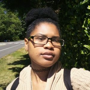 Meet your Posher, Anacia